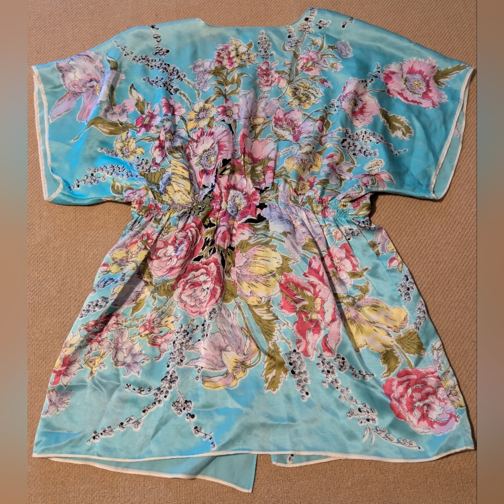 Cabi Silk Blue Pink Floral Patterned Kimono Style Shirt - Picture 15 of 16